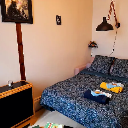 Chaleureux En Rez De Chaussee 아파트 *